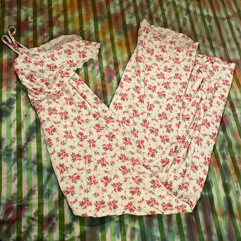 Size small long soft floral cottage core maxi dress